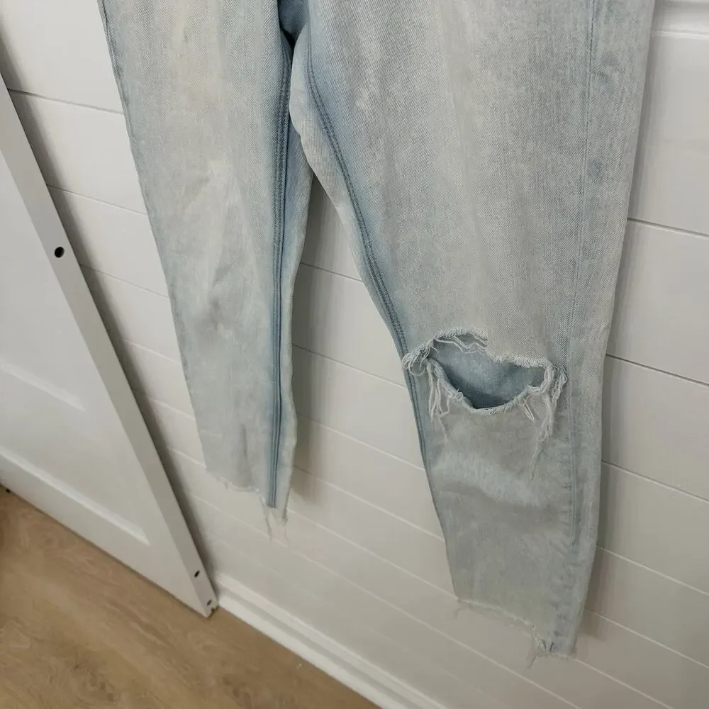 Women’s American Eagle Distressed Mom Jean Size 4 - Picture 3 of 7